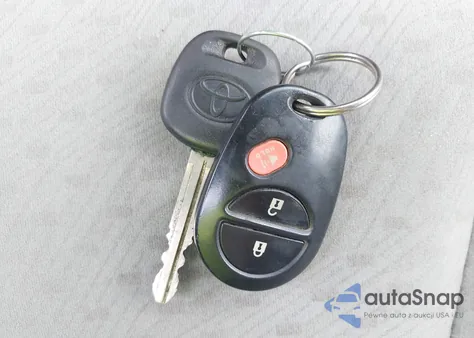 2007 Toyota Tacoma Base V6 z USA, uszkodzony, nr VIN 3TMLU42NX7M009202